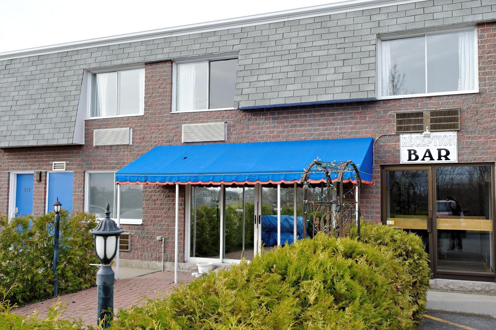 Motel Le Transit Mont-Saint-Hilaire Exterior foto